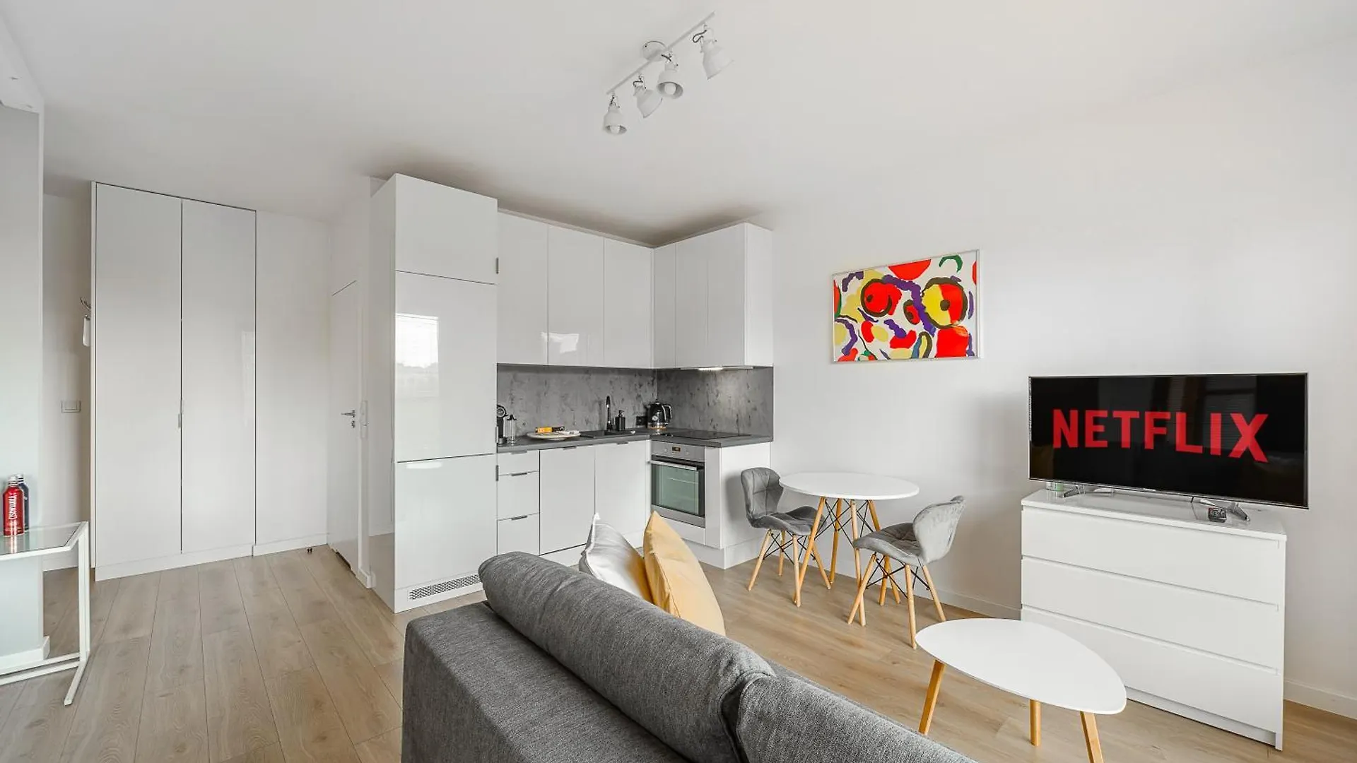 Premium Apartments With Free Parking Near Muzeum Powstania Varšava